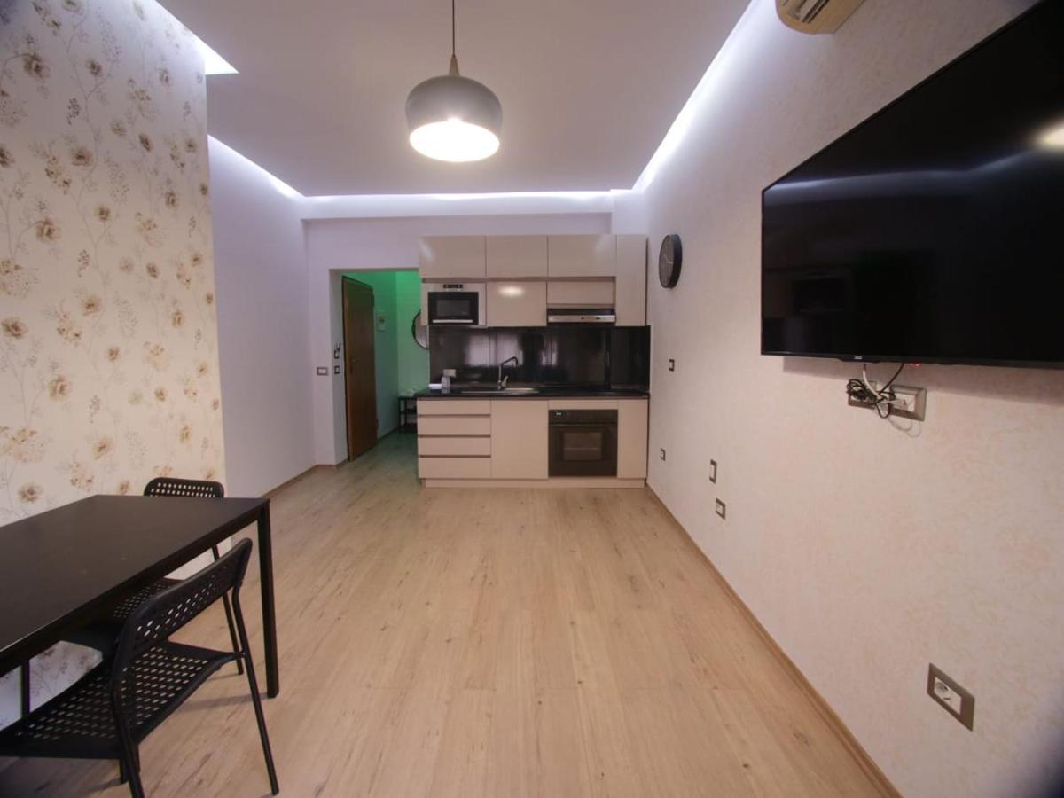 Hidden Gem In The Center Of Tirana Apartment ภายนอก รูปภาพ